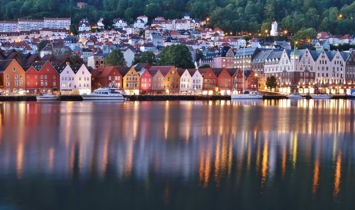 Vaade Bryggeni kaubaaitadele Bergenis.