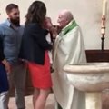 VIDEO | Internet marus! Preester lööb ristimise ajal beebit käega näkku, et too vakka oleks