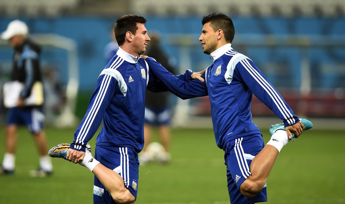 Vanad sõbrad koondisekaaslased Lionel Messi (vaskul) ja Sergio Agüero lähevad vastamisi.