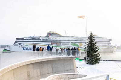 Tallinki Megastar tervitas oma uut tandemikaaslast ettevõtte Tallinna-Helsingi liinil, MyStari kodusadamasse sisenemise puhul laeva udupasuna signaaliga. 