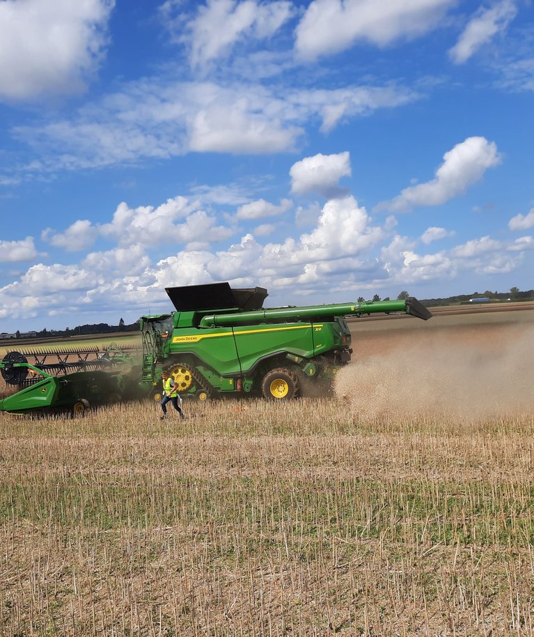 Wihuri Agri, kes müüb John Deere'i tehnikat, pani tänavu viljelusvõistlusele  samuti õla alla.