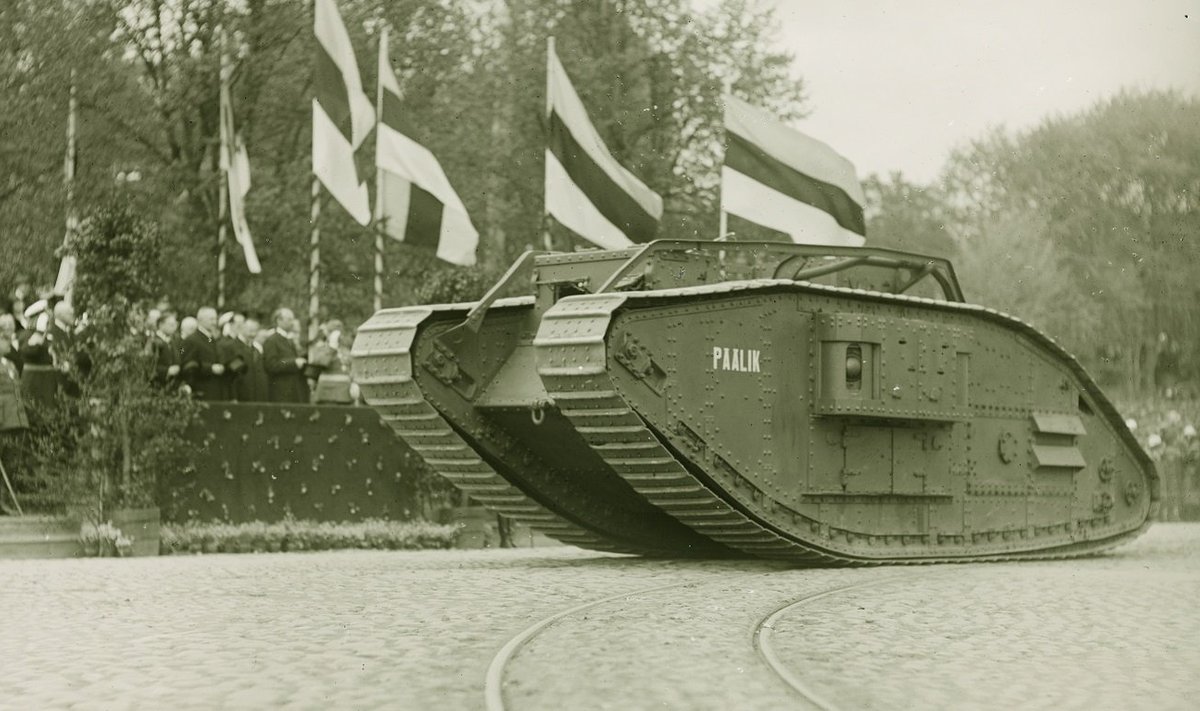 Üks Mark V tankidest sai nimeks Päälik. Teised said nimeks Uku, Wahtula ja Waldaja.