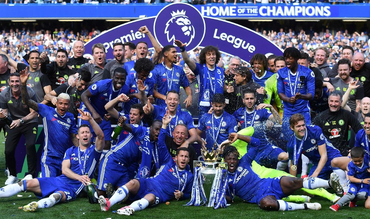 Chelsea Premier League'i võitu tähistamas
