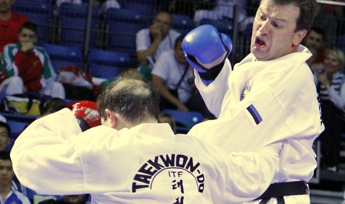Sauelane Mihhail Samoilov (paremal) tuli taekwondo MM-il pronksile.
