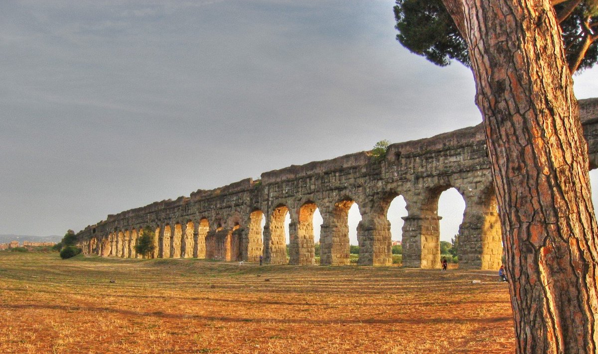 Roomas asuv akvedukt (Wikimedia Commons / iessi)