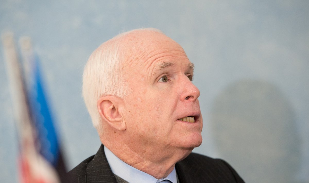 John McCaini ja John Hoeveni visiit