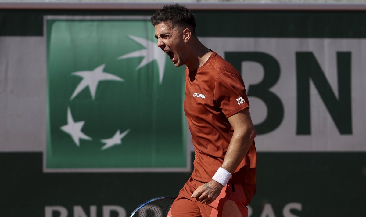 Thanasi Kokkinakis pääses kaheksa aastase vaheaja järel Prantsusmaa lahtiste kolmandasse ringi.