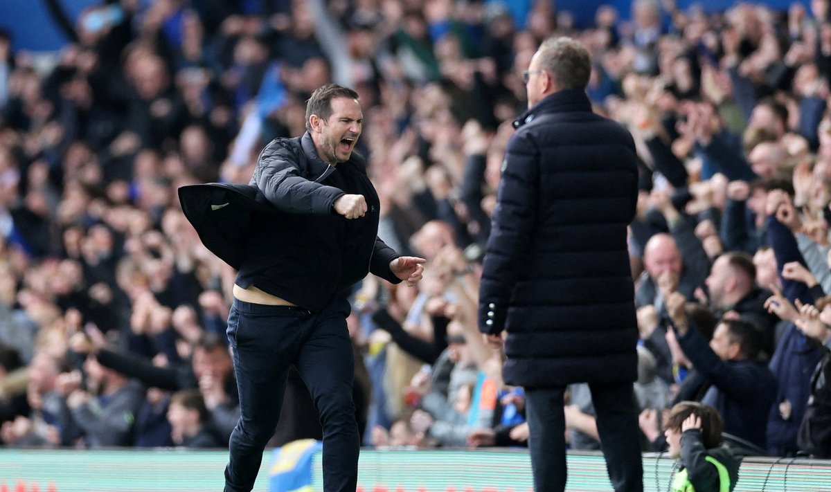 Evertoni peatreener Frank Lampard Gordoni väravat tähistamas