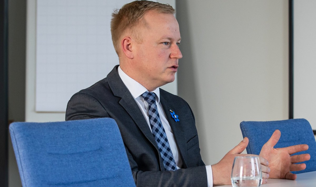 Kui Jüri Ratase valitsemisajal tekkis illusioon, et riigi rahakott on põhjatu ning laenata saab nii nagu homset ei ole, siis tänaseks on üle jõu elamise tagajärjed käes.