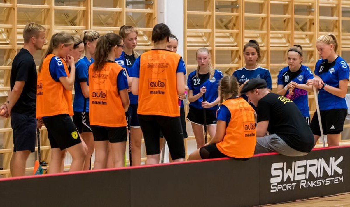 Eesti U19 neidude treening