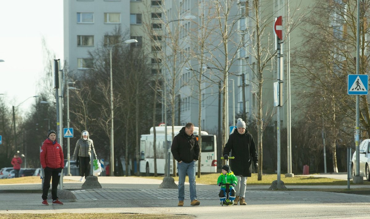 Tallinn, 25.03.2020. Kas inimesed hoiavad teistega vahet ja väldivad lähikontakte?