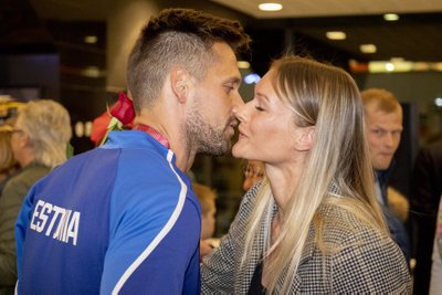 Magnus Kirt ja Läti seitsmevõistleja Laura Ikauniece polnud augustis pärast Doha MM-i oma suhet veel avalikuks teinud, kuid lennujaama musi tegi seda nende eest.