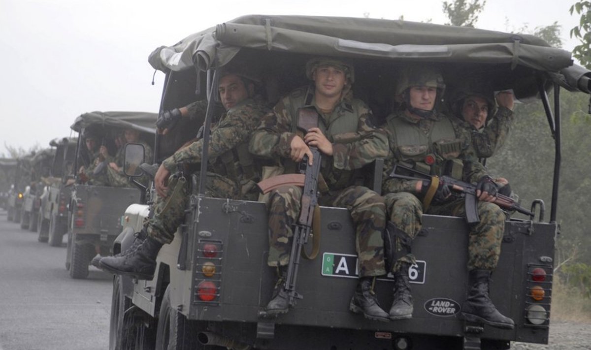 Gruusia sõdurid teel Lõuna-Osseetiasse