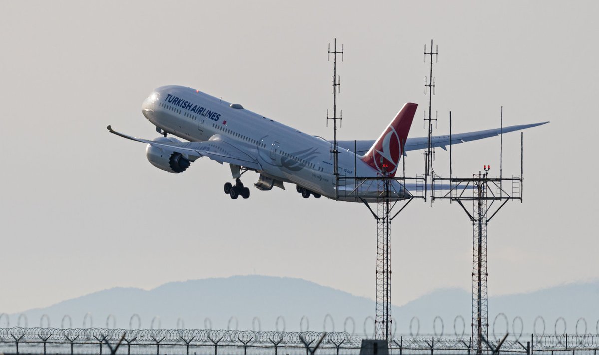 Türgi riikliku lennufirma Turkish Airlines lennuk.