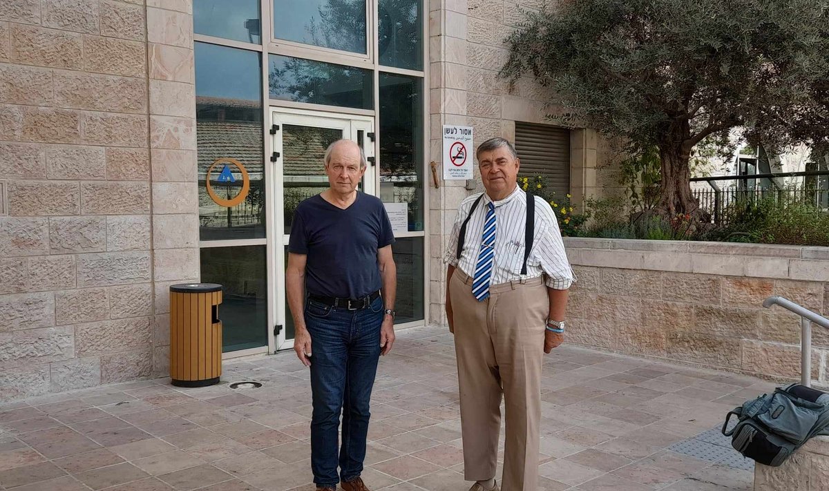Пеэтер Выcу и пастор Церкви Олевисте Юло Нийнемяги находятся в Иерусалиме и надеются, что в ближайшее время смогут улететь домой.
