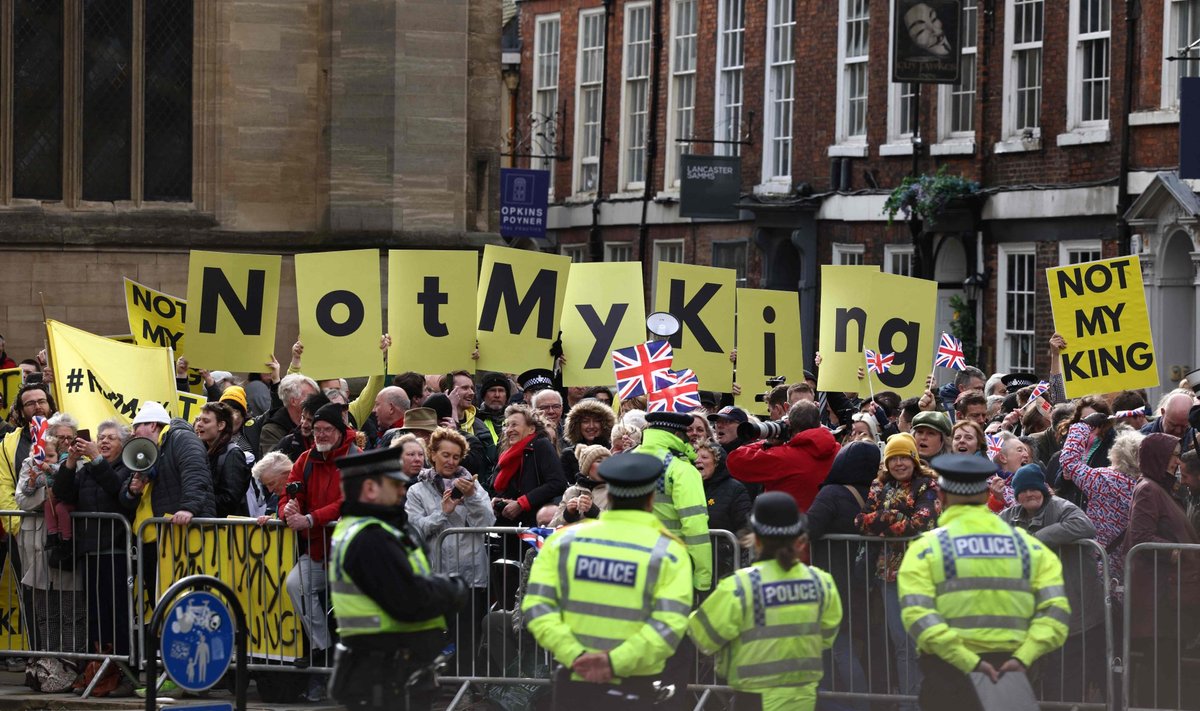 Viimati protestis Republic monarhia vastu aprilli alguses. "Not My King" on nende põhislogan.