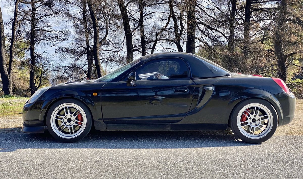 Toyota MR2 Spyder Kreekas