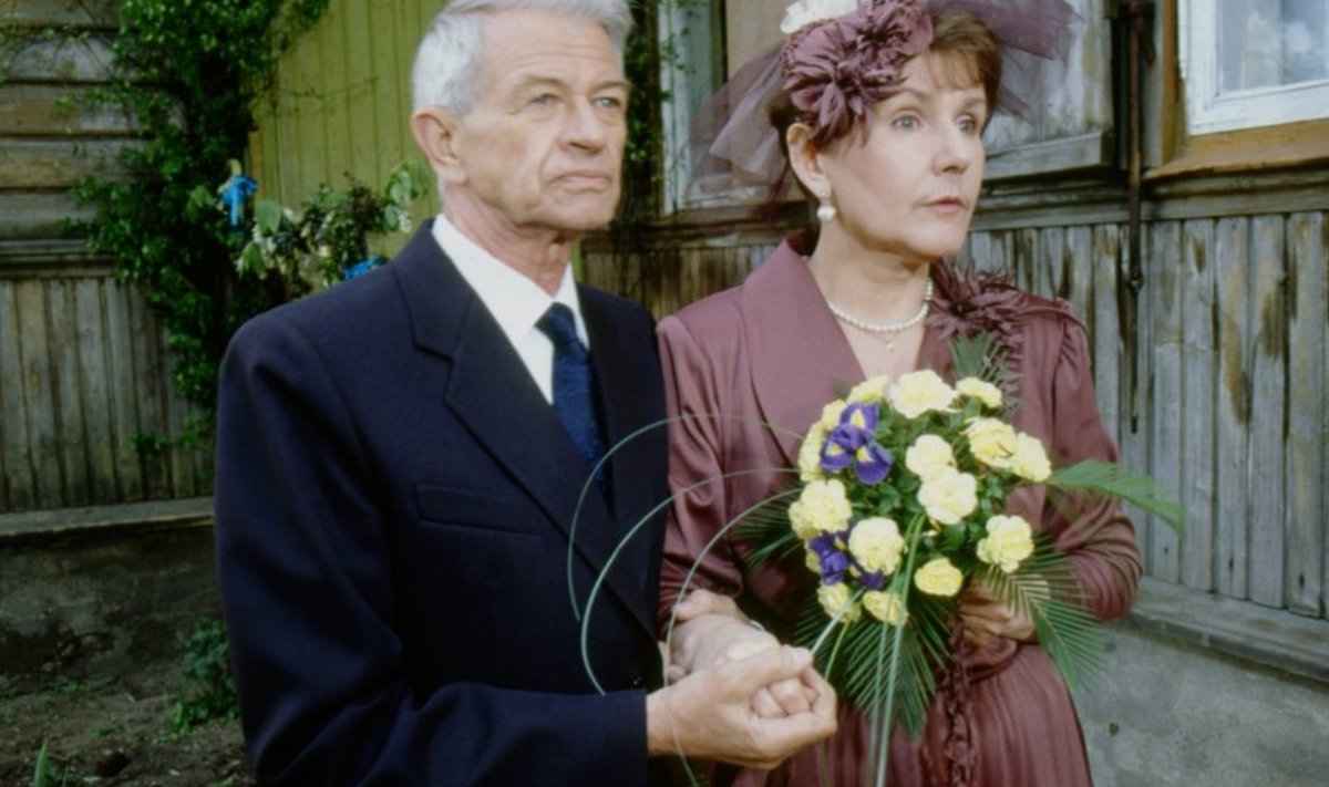 Teleseriaal, autor Astrid Reinla, režissöör - lavastaja Tõnis Kask: Johannes - Kaljo Kiisk, Alma - Helgi Sallo. Mai 1994