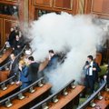 Оппозиция устроила газовую атаку в парламенте Косово