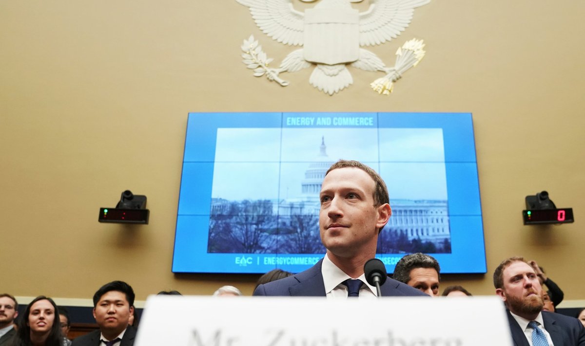 Facebooki juht Mark Zuckerberg eilsel istungil