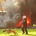 FOTOD JA VIDEO | Hamburgi fännid karistasid esiliigasse langenud klubi jõhkra tulemölluga