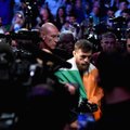 UUS VIDEO | Seniavaldamata kaadrid tõestavad, et McGregor andis Nurmagomedovi taustajõule esimese hoobi