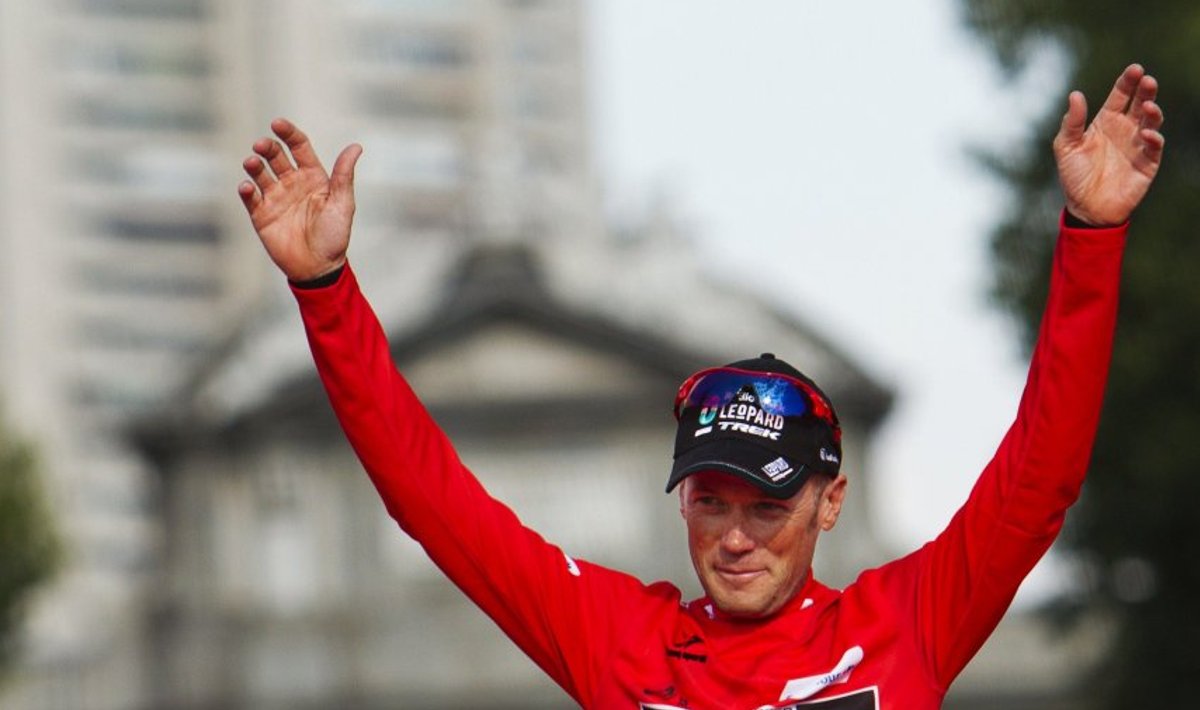 Chris Horner mullu Vuelta poodiumi kõrgeimal astmel.