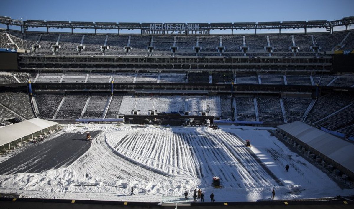 Lumine New Jersey staadion, kus pühapäeval Super Bowl peetakse.