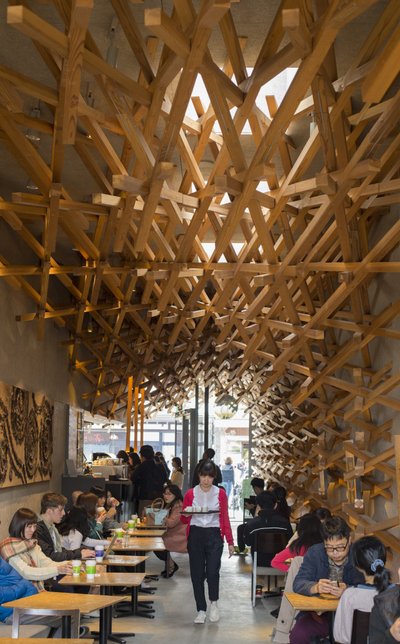 Võimalik, et see arhitekt Kengo Kuma loodud Starbucks Fukuokas on keti kõige ilusam kohvik kogu maailmas.