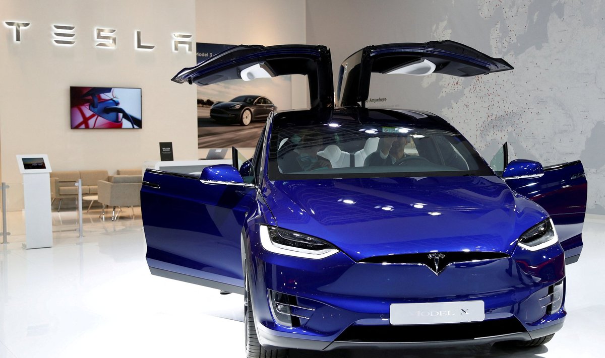 Tesla Model X.