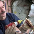 VIDEO | Kosmosegurmee: Mida ja kuidas söövad astronaudid kosmoses?