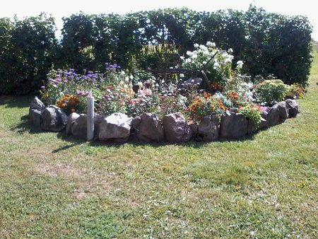 Fotovõistlus "Minu kodu suvel": Anu pere lemmikud aias on kivid