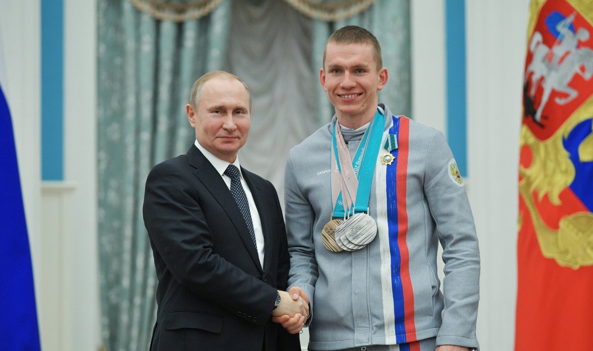 Venemaa president Vladimir Putin õnnitleb Aleksander Bolšunovi