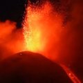 ВИДЕО: В Италии проснулся самый активный вулкан Европы