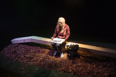 Malmcrona üks lemmikuid viimaste aastate Eesti noortelavastustest on VAT teatri „Kas kalad magavad?”
