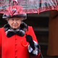 ФОТО: Королева Елизавета II затмила всех на рождественской службе