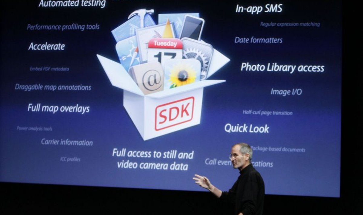 Jobs tutvustab 8. aprillil iPhone OS 4.0