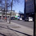 FOTO: Tallinna liinibuss jahutab end kevadises palavuses