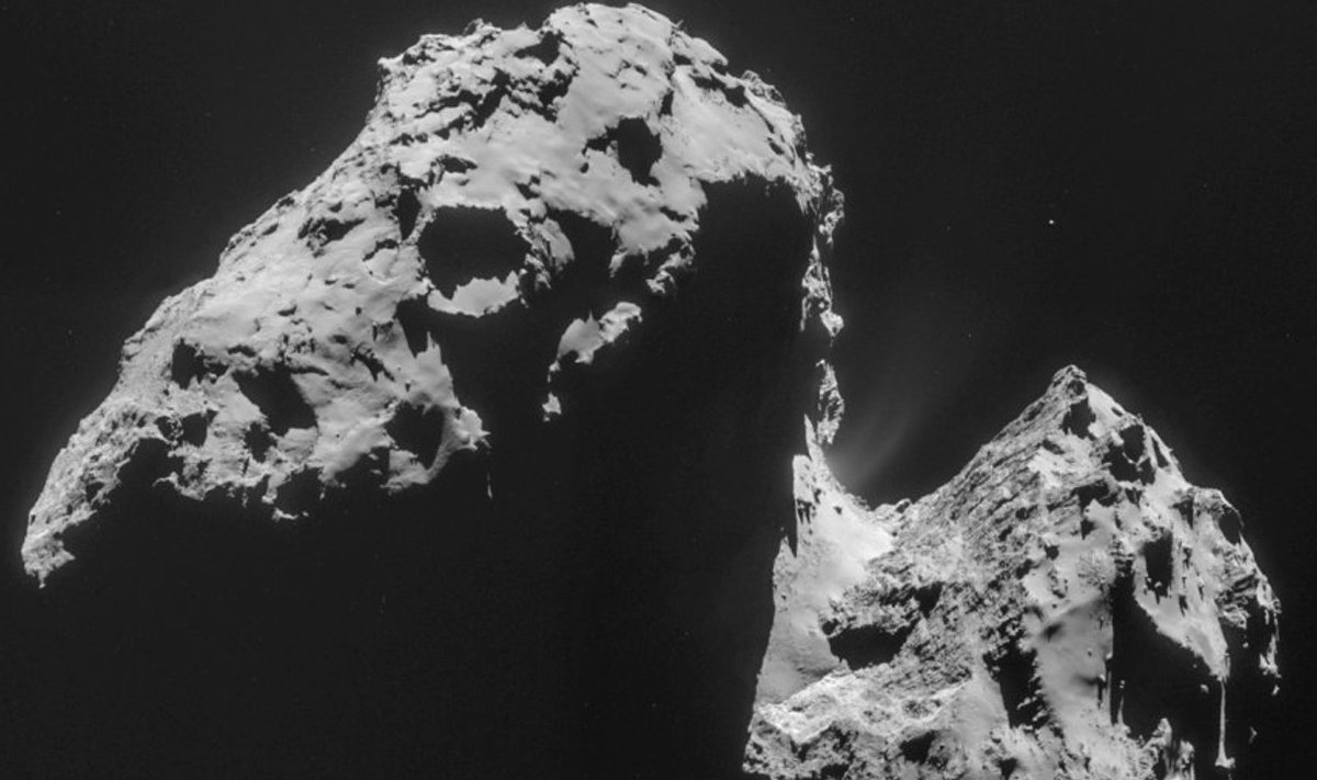 Komeet lähivaates maandur Philae saadetud fotol.