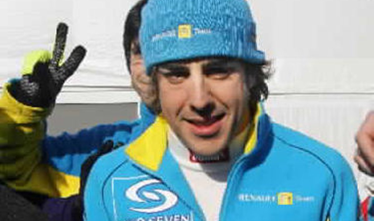 2005. aasta maailmameister Fernando Alonso testiraja ääres.