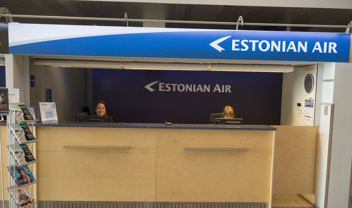 Estonian Airi töötajad Tallinna lennujaamas 5. novembril.