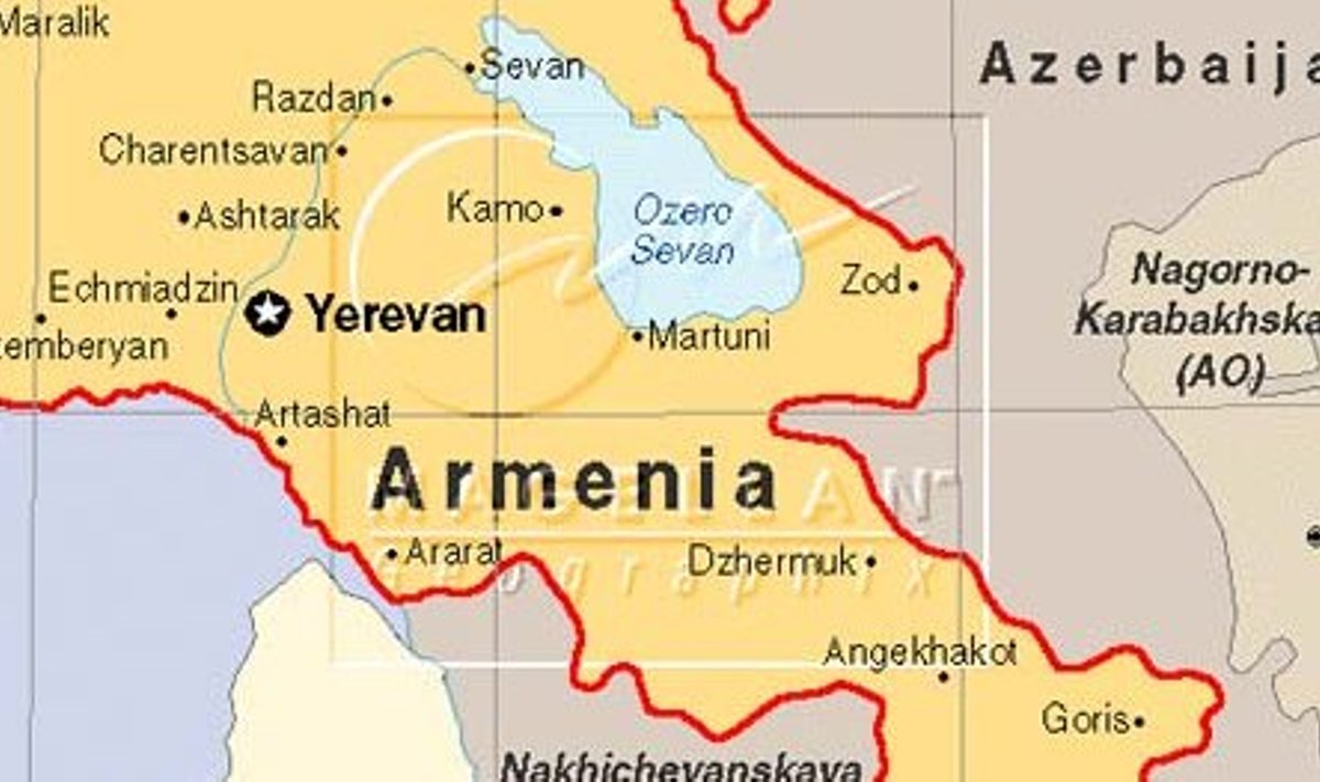 Pikka aega naabritega tülitsemise tõttu majandusblokaadis kiratsenud Armeenia taotleb üleminekut rublale kogu.