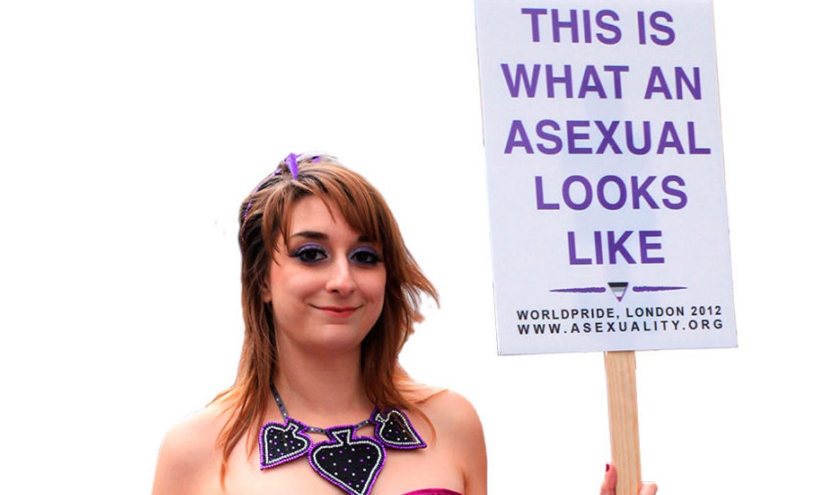 Pride: Aseksuaalide lipuvärvidesse riietunud paraadikülastaja näitab, et julge välimus ei tähenda tingimata huvi seksi vastu. 