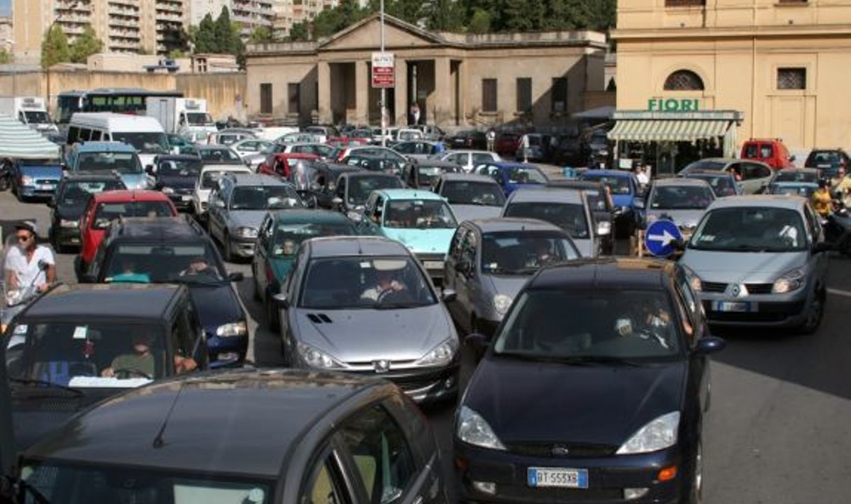 Palermo oli autodest alati tulvil, kellaajast sõltumata.