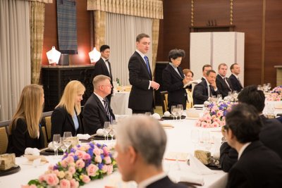 Jaapani peaministri korraldatud õhtusöögi laud