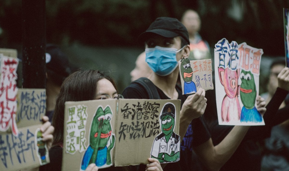 Politseivägivalla vastased loosungid Hongkongis