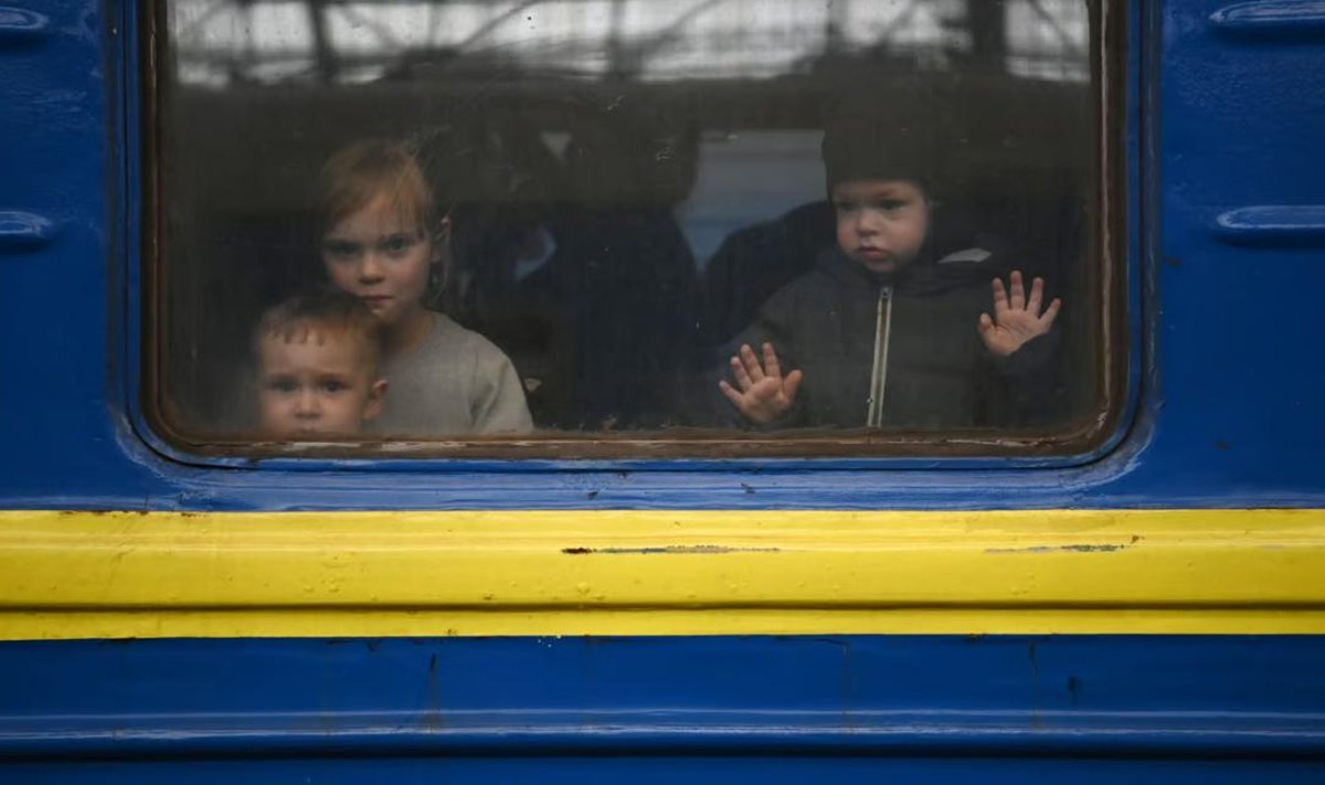 Samuti on teada juhtumeid, kus Ukraina lapsi viidi Valgevenesse ja seejärel Venemaale, kus neid lapsendamiseks pakuti.