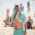FOTOD | Festivali lõpuks pruuniks: vaata, kuidas Positivusele kogunenud musafännid kuuma rannailma naudivad