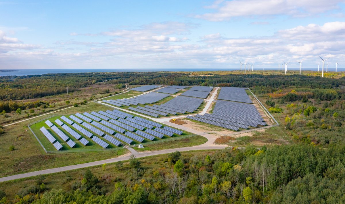 Selline näeb välja Pakri poolsaarel asuv Enefit Greeni päikesepark, mille koguvõimsus on 7 MW.