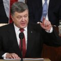 Порошенко: одним оружием Украине территории не вернуть